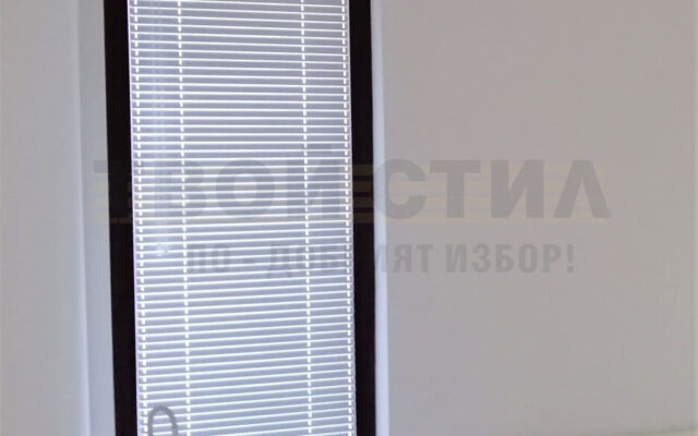 Tvoystil, Хоризонтални щори